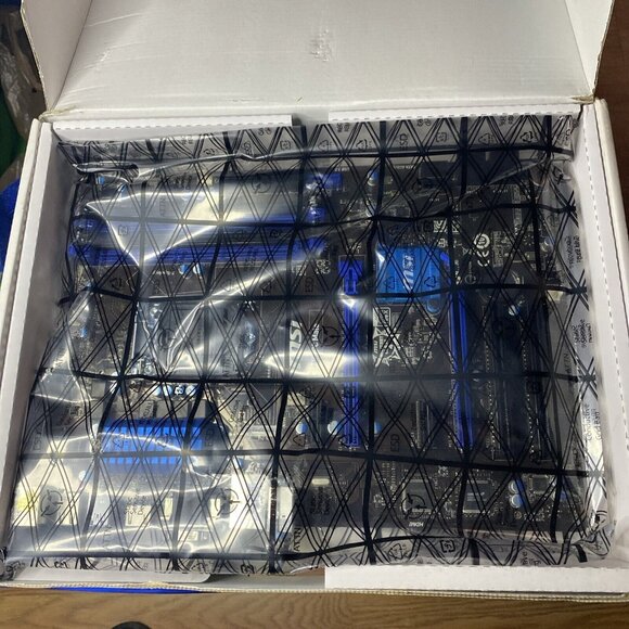 MSI Z97 PC Mate Motherboard w/ I/O Shield, Driver CD, Manual  Unused Box Damage - Picture 1 of 11